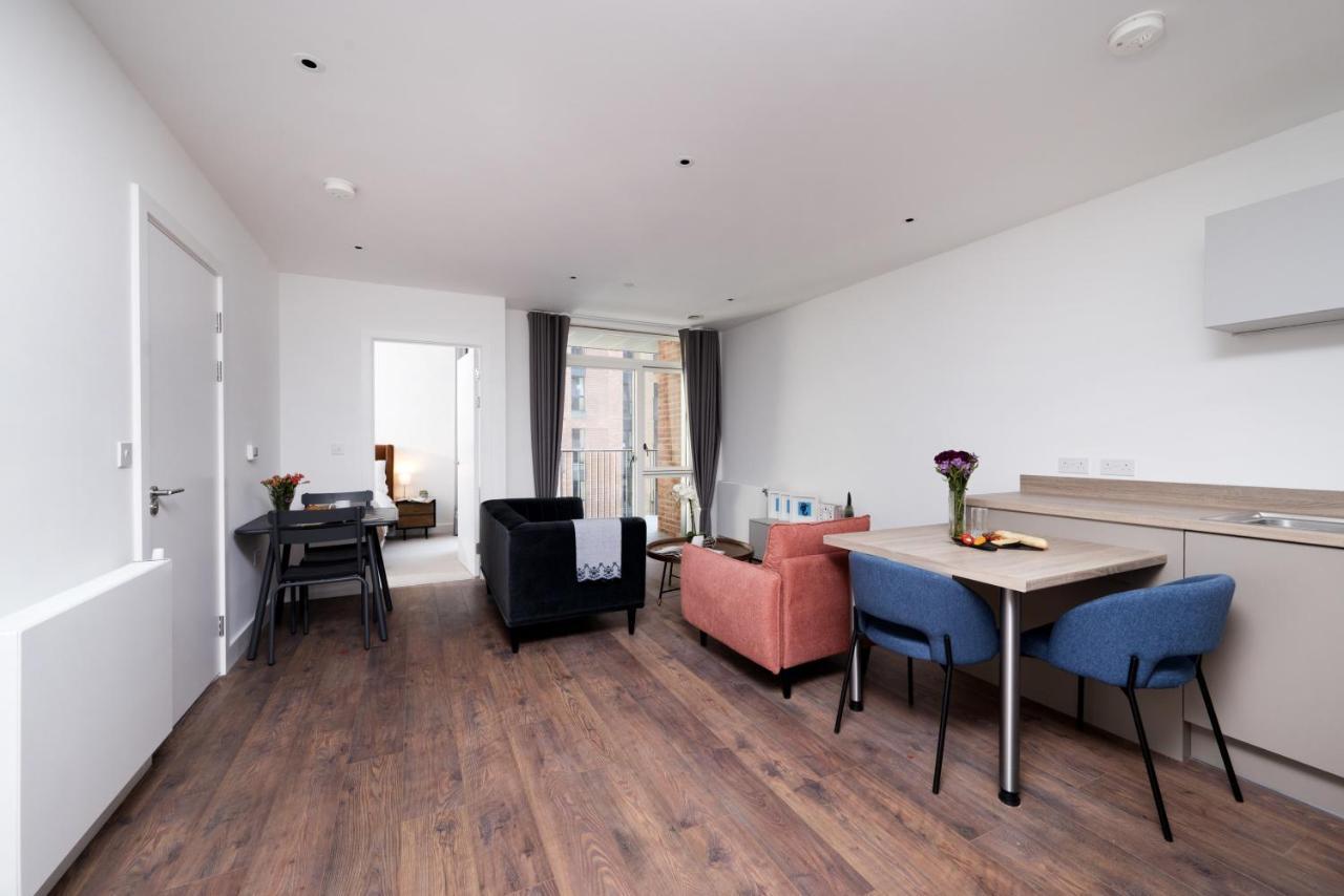 Modern Studios And Apartments At Barking Wharf In London Exterior photo