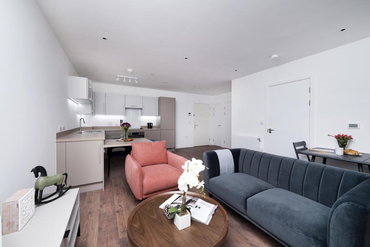Modern Studios And Apartments At Barking Wharf In London Exterior photo