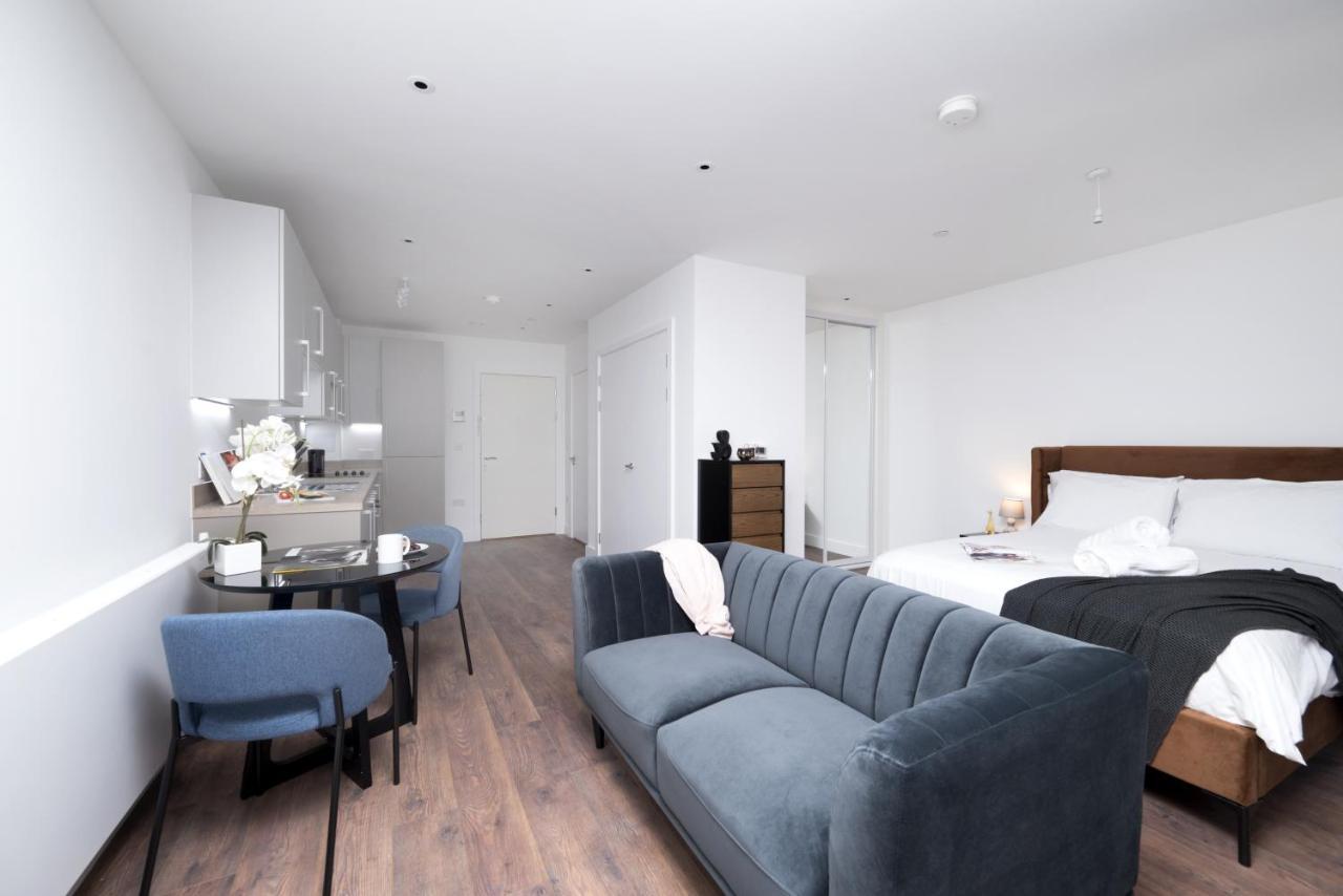 Modern Studios And Apartments At Barking Wharf In London Exterior photo